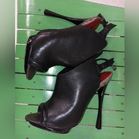 Charles Jourdan Geni Slingback Heels (pre-loved) - Picture 4 of 9